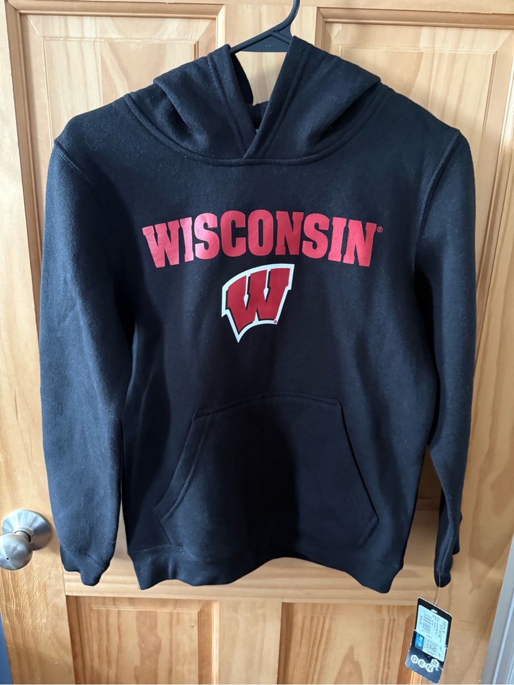 New With Tags, Boys Size Medium (10/12) Wisconsin Badgers Hoodie